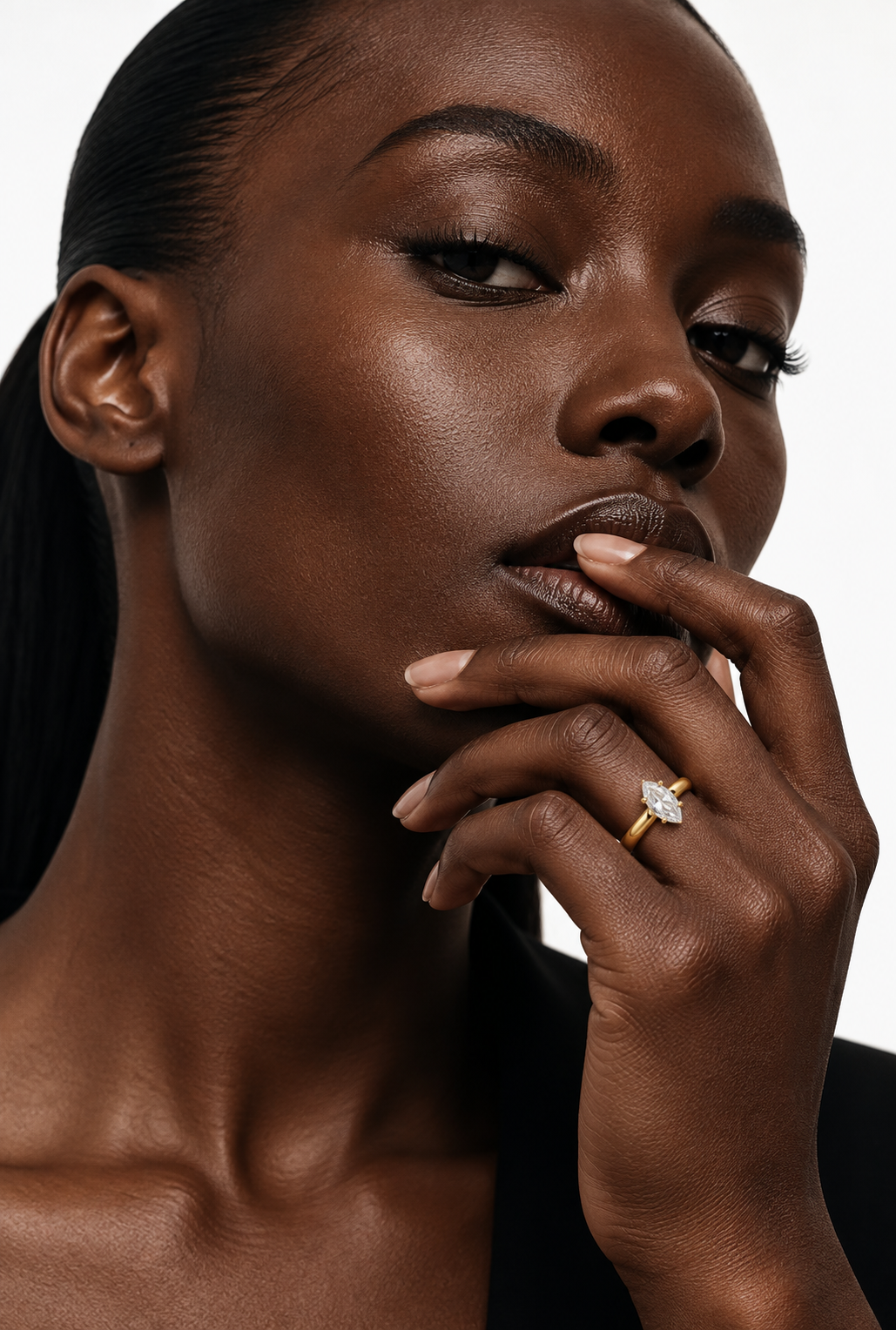 Marquise Solitaire Ring | 18K Gold
